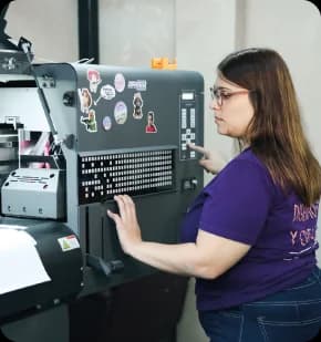 Microcrédito Convenios Municipales - Líneas de financiación para emprendedoras y emprendedores locales, por medio de firma de convenios municipales quienes aportan en el subsidio de la tasa