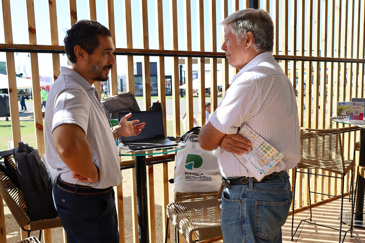 Provincia Microcréditos en el stand de Banco Provincia de Expoagro