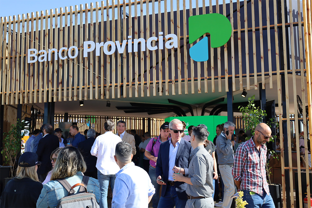 Provincia Microcréditos en el stand de Banco Provincia de Expoagro
